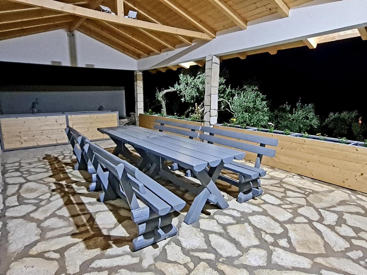 Vila Maslina Apartments Mit Pool Und Garten Nahe Am Strand 图彻皮 外观 照片