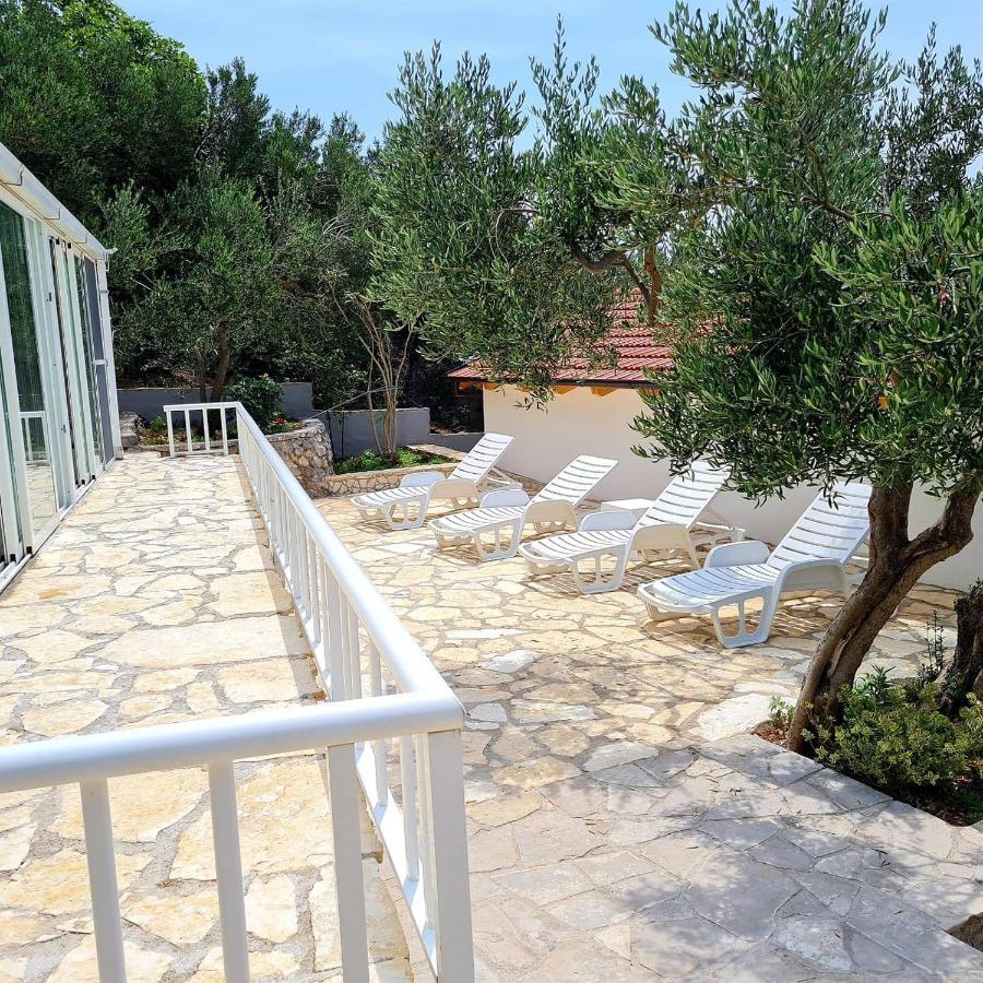Vila Maslina Apartments Mit Pool Und Garten Nahe Am Strand 图彻皮 外观 照片