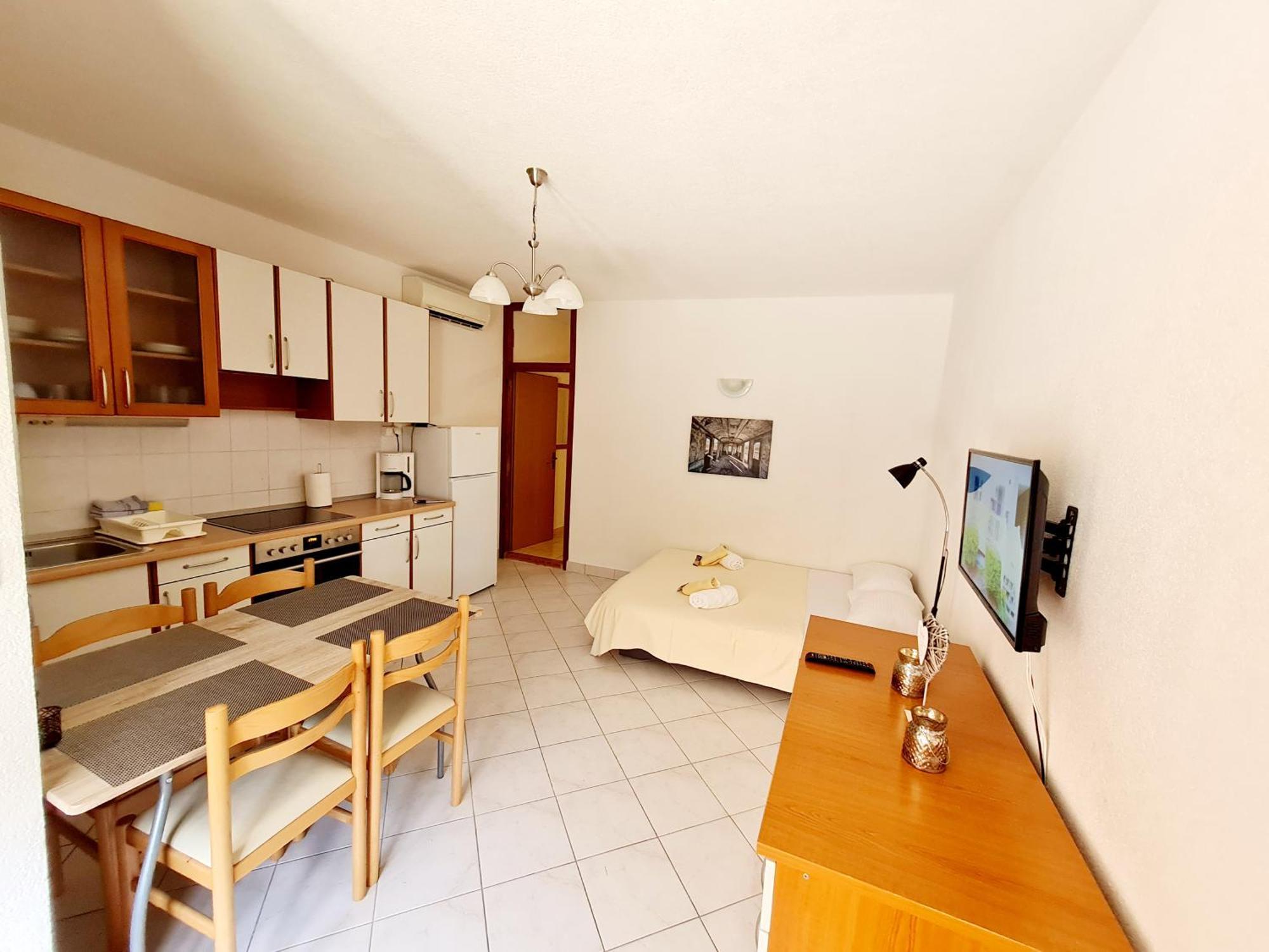 Vila Maslina Apartments Mit Pool Und Garten Nahe Am Strand 图彻皮 客房 照片