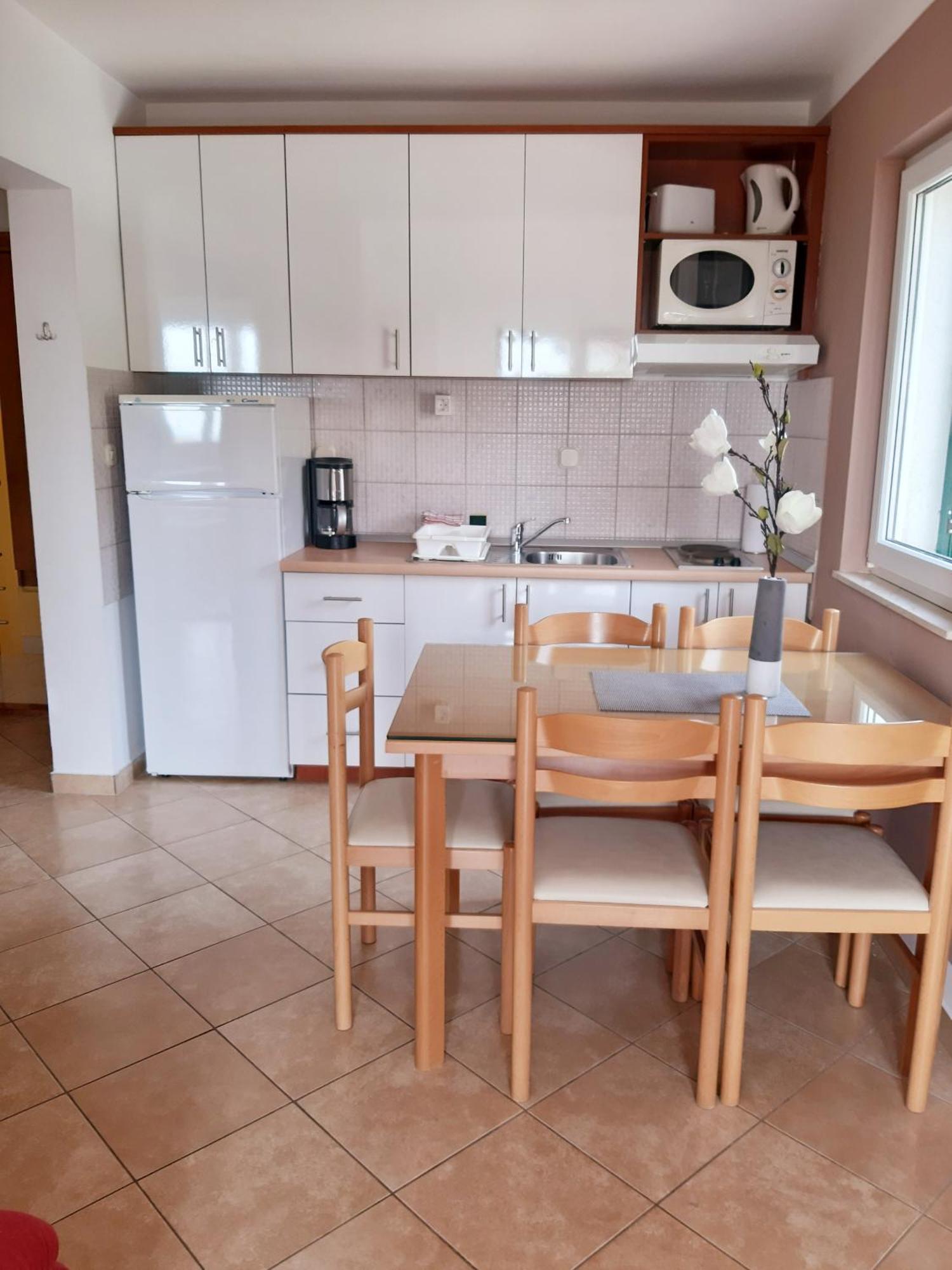 Vila Maslina Apartments Mit Pool Und Garten Nahe Am Strand 图彻皮 客房 照片